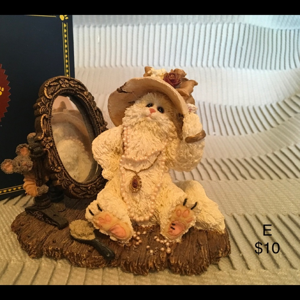 Boyd’s Bears Purrcila Prissybuns